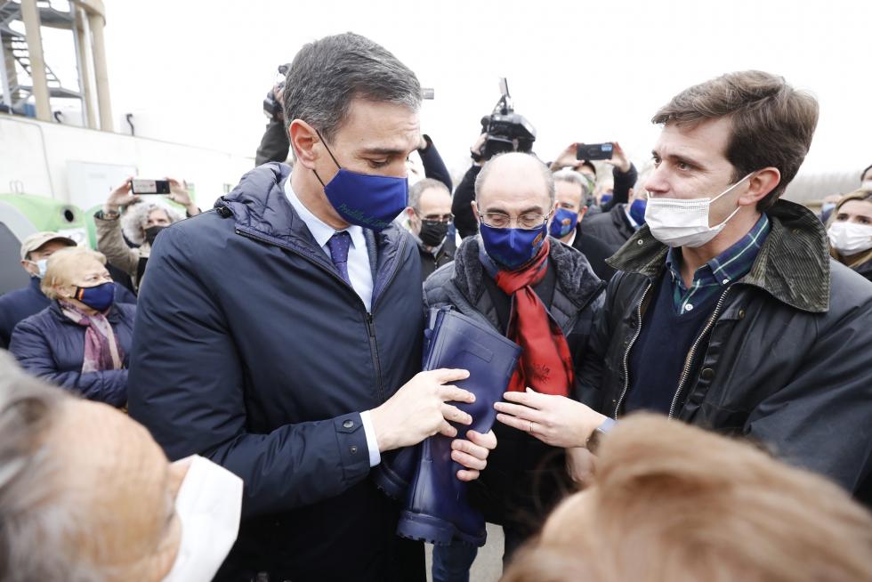 Pedro Sánchez visita Pradilla por la crecida del Ebro en Aragón.