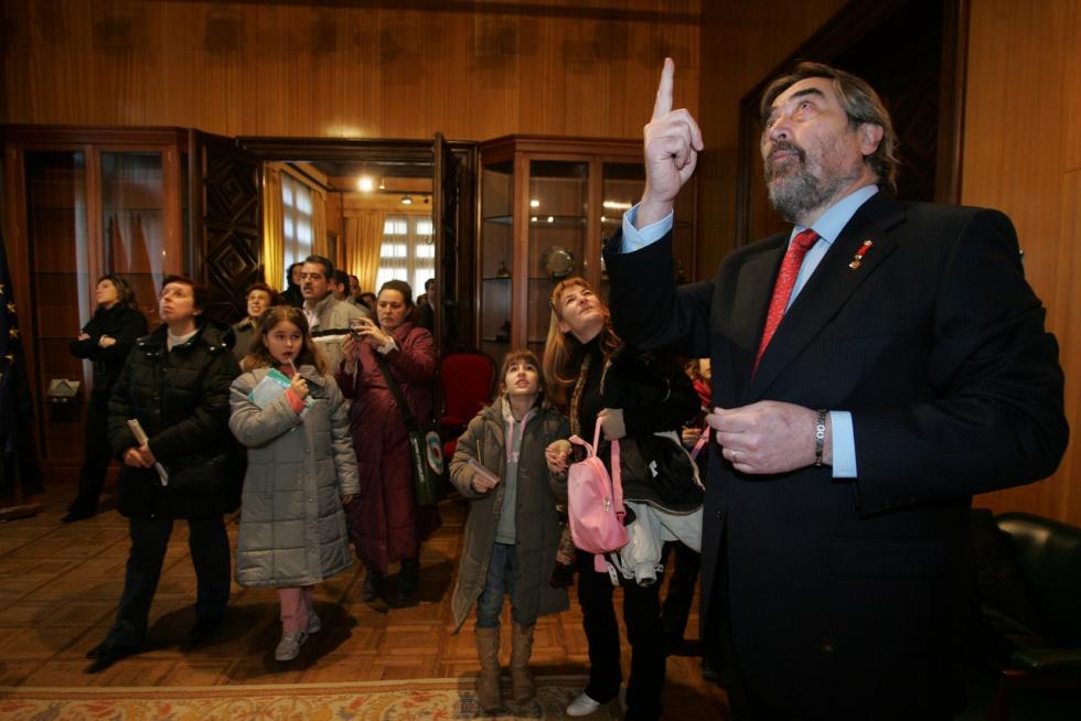 Entre roscones, música, gigantes y cabezudos. Así pasan los zaragozanos cada 29 de enero con motivo de la celebración de San Valero, patrón de Zaragoza. Este año, tras la descafeinada celebración del año pasado, la alegría volverá a las calles, aunque con restricciones. Echamos la vista atrás para recopilar algunos de los mejores momentos que nos ha dejado esta festividad desde el año 2000.