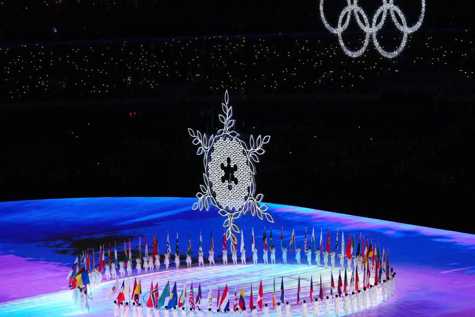 2022 Beijing Olympics - Closing Ceremony - National Stadium, Beijing, China - February 20, 2022. Fireworks explode over the National Stadium, during the Beijing 2022 Winter Olympics closing ceremony. REUTERS/Kim Hong-Ji OLYMPICS-2022-CLOSING/