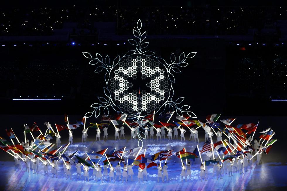 2022 Beijing Olympics - Closing Ceremony - National Stadium, Beijing, China - February 20, 2022. Fireworks explode and spell One World above the stadium during the closing ceremony. REUTERS/David W Cerny OLYMPICS-2022-CLOSING/