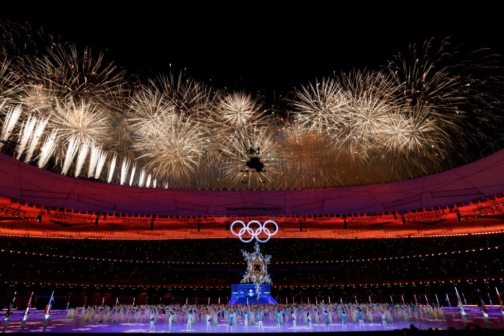Beijing (China), 20/02/2022.- The Olympic Flame can be seen within the Snowflake Cauldron during the Closing Ceremony for the Beijing 2022 Olympic Games at the National Stadium, also known as Bird's Nest, in Beijing China, 20 February 2022. EFE/EPA/HOW HWEE YOUNG
CHINA BEIJING 2022 OLYMPIC GAMES