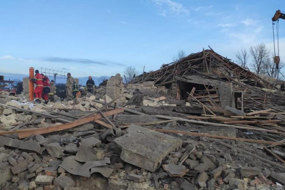 Bombardeo en un puesto militar ucraniano.