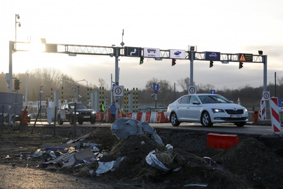 Los ciudadanos ucranianos en la frontera con Polonia.