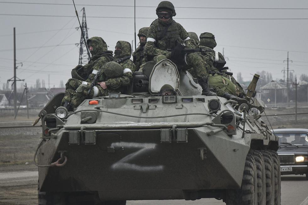 Tropas rusas en la ciudad de Armiansk en Crimea.