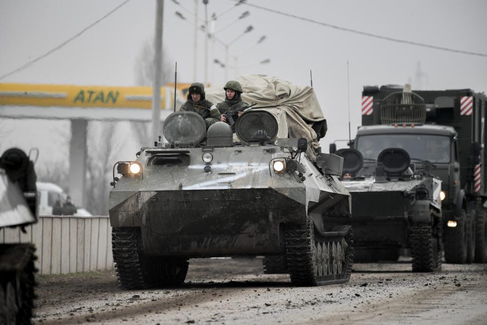 Tropas rusas en la ciudad de Armiansk en Crimea.