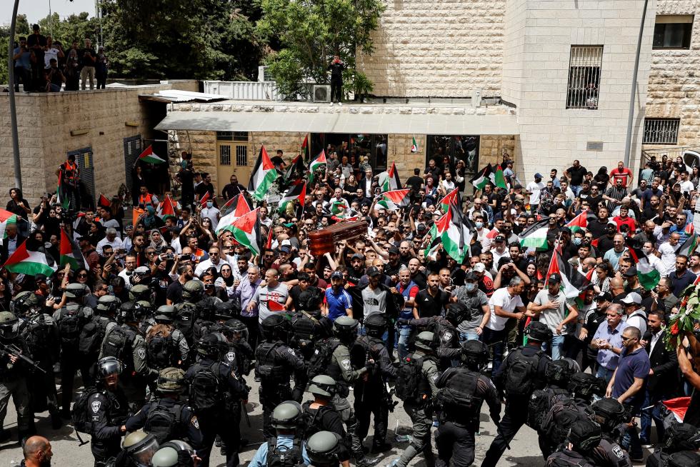 Enfrentamientos en el funeral de la periodista palestina asesinada