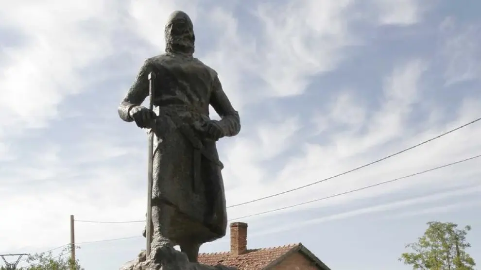 La estatua del Campeador en el Poyo del Cid.