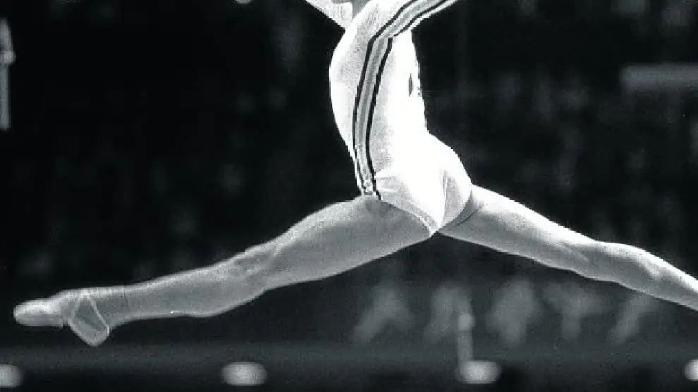 Nadia Comaneci, la gran gimnasta rumana que logró el primer diez en un ejercicio gimnástico en toda la historia.