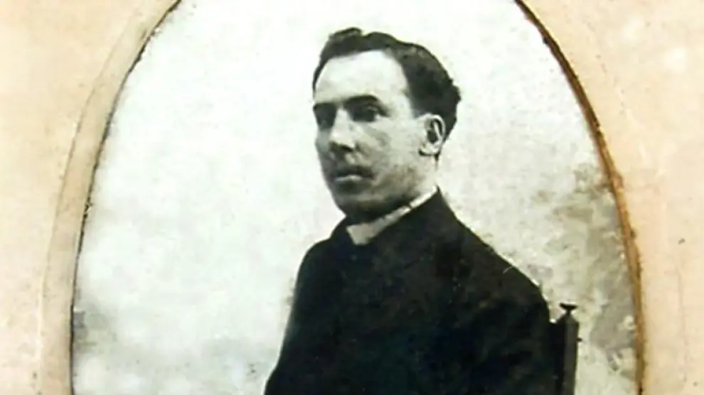 Antonio Machado en 1909, en su retrato de boda