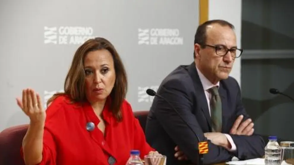 La consejera de Educación, Mayte Pérez, y el secretario técnico del Departamento, Felipe Faci, durante la presentación de la nueva oferta de FP