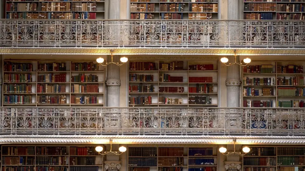 Esta biblioteca de Baltimore es conocida como 'La catedral de los libros'