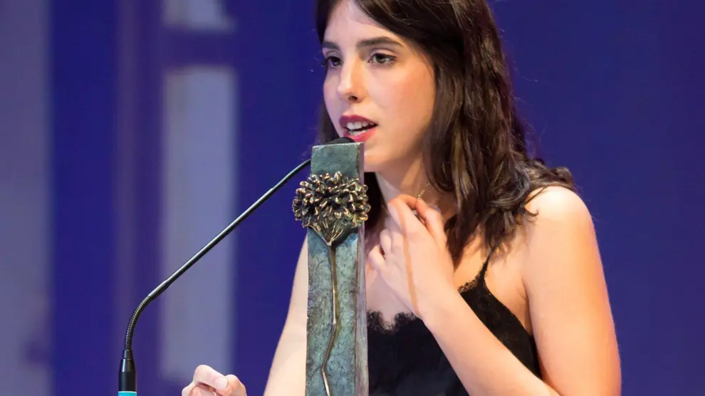 Marta Lallana, codirectora de 'Ojos Negros', recoge la Bizgana de Plata a la mejor película española en la sección Zonazine del Festival de Cine de Málaga.