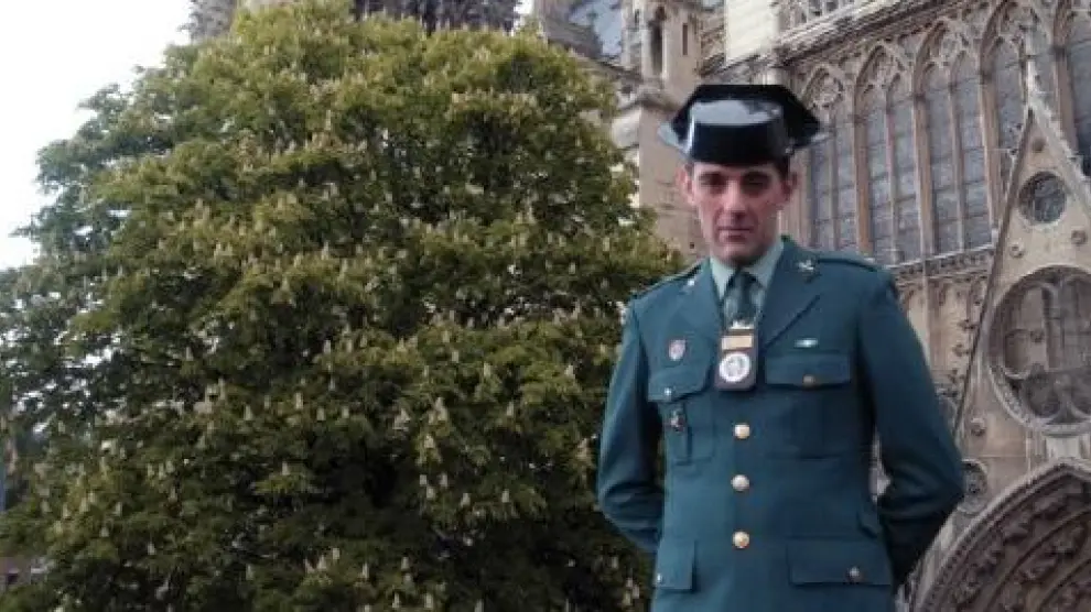 La Guardia Civil envía una carta de apoyo al Rector de la Catedral de Notre Dame.