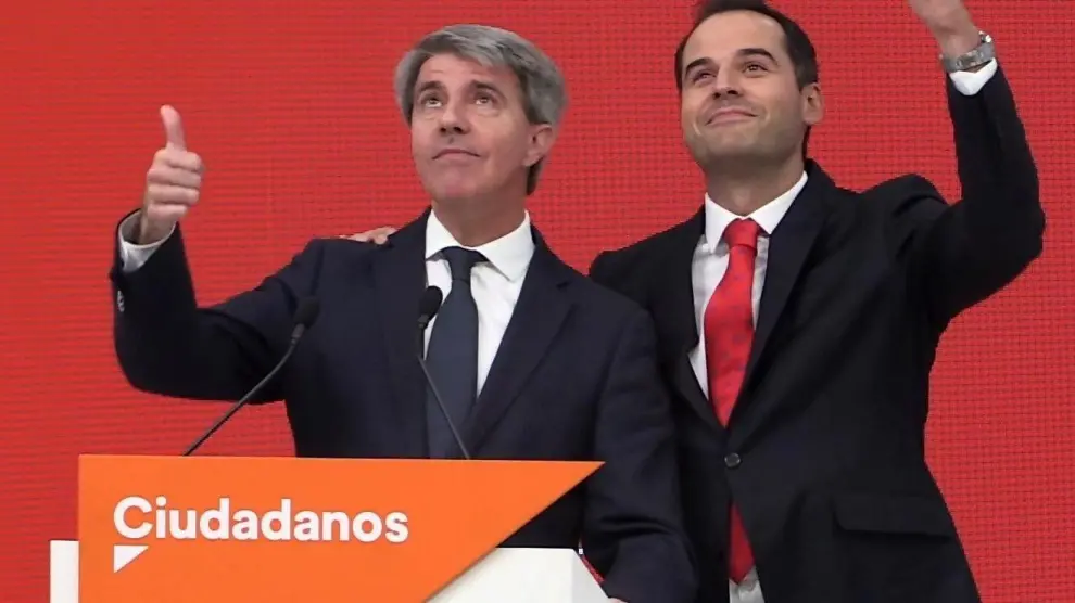 Ángel Garrido (izq.) junto a Ignacio Aguado en la presentación de la incorporación a Cs del expresidente madrileño.