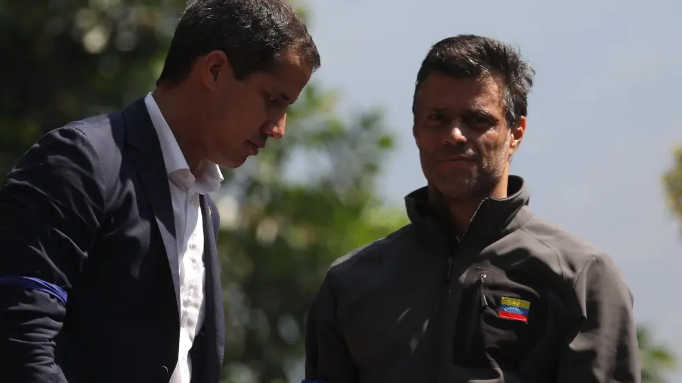 Leopoldo lópez -derecha-, este martes junto a Juan Guaidó.