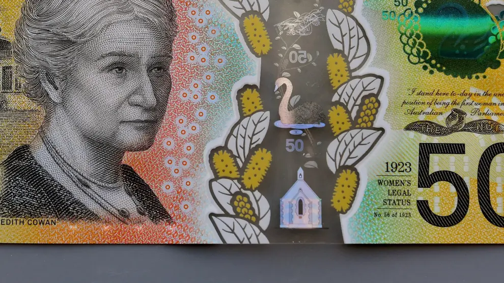 Los billetes australianos con el error ortográfico.