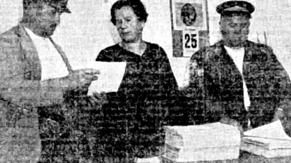 La alcaldesa con los alguaciles en 1932.