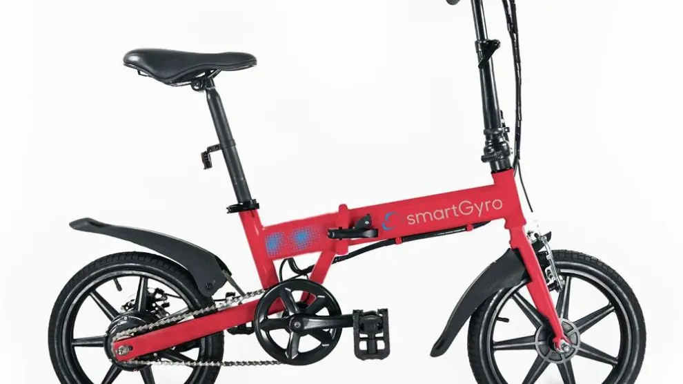 La Ebike Red de Smart Gyro es aparentemente muy similar a otras bicis plegables, pero pesa mucho más debido en gran parte a su batería