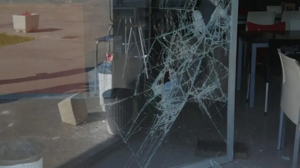 Imagen del último asalto a la cafetería del campo de fútbol La Camisera, del barrio Oliver.