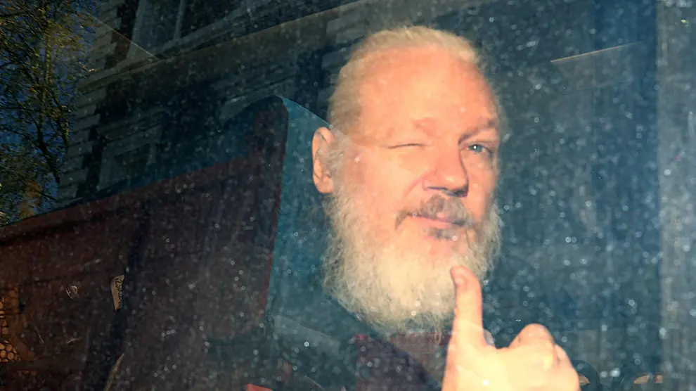 Imagen de Julian Assange tras su arresto en Londres.
