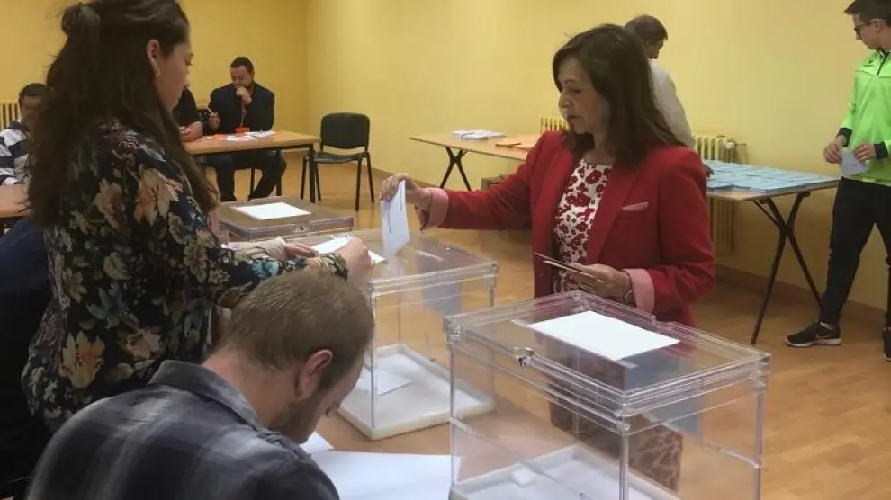La delegada del Gobierno de España en Aragón ha votado en Used