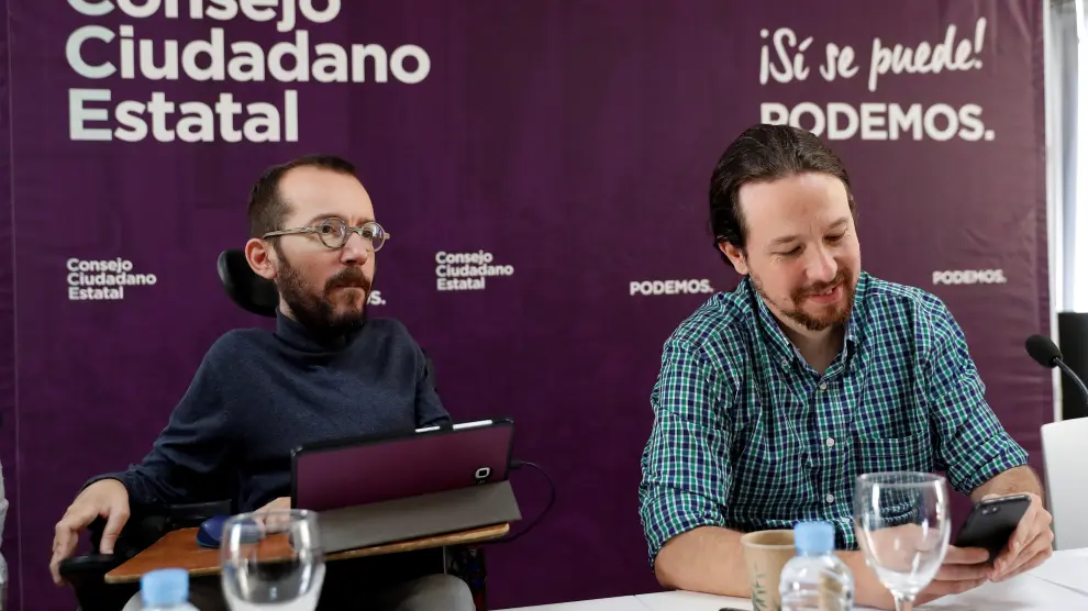 Pablo Echenique y Pablo Iglesias este sábado en el Consejo Ciudadano Estatal de Podemos.