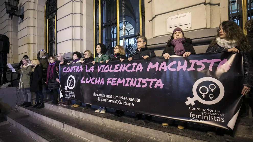 Concentración en Zaragoza contra la violencia de género.