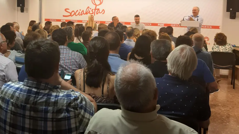 Miguel Gracia interviene ante el Comité Provincial del PSOE Alto Aragón.