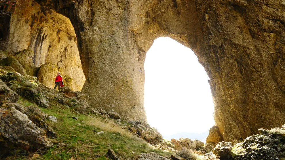 Cueva de los Pilares en Purujosa, Muela del Col, en el Parque Natural del Moncayo.