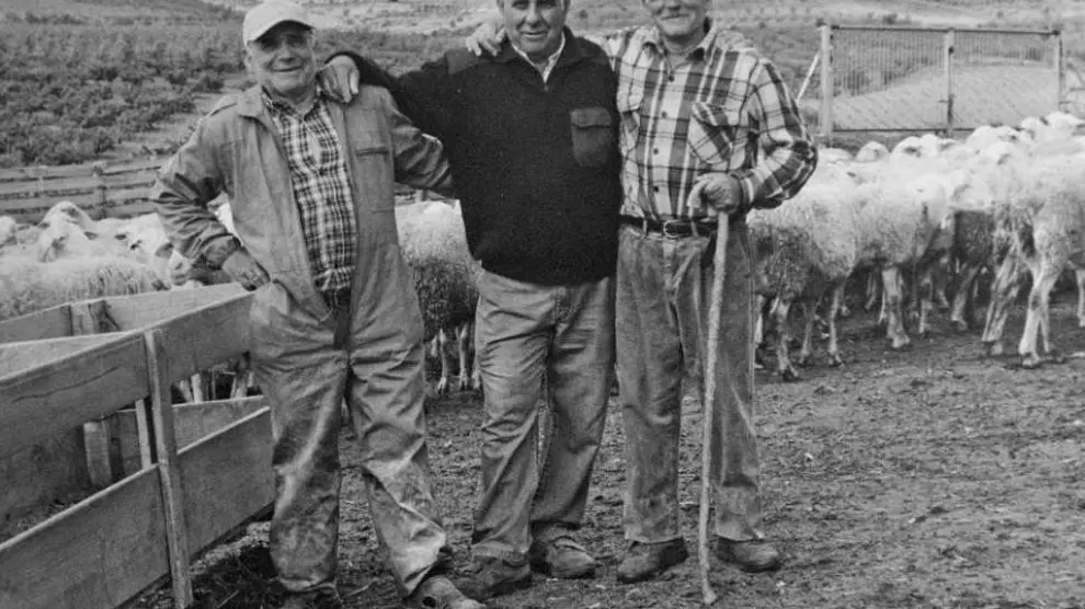 José Luis Solanas, José Pérez y Pascual Solanas, en una de las fotografías del libro.