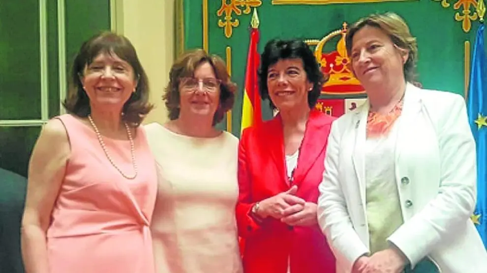De izquierda a derecha, Berdún, la consejera Broto, la ministra Celaá y De la Vega.
