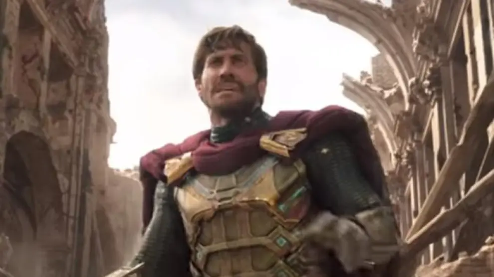 Jake Gyllenhaal, que interpreta a Mysterio, en una escena con Belchite al fondo