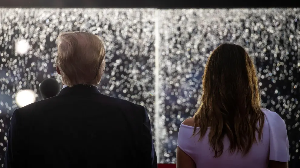 Trump y Melania viendo los fuegos artificiales del 4 de julio