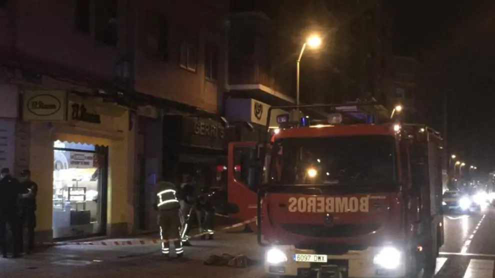 Los Bomberos de Zaragoza han rescatado a una mujer de 47 años con síntomas de intoxicación.