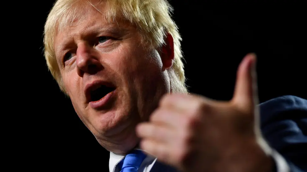 FILE PHOTO: Britain's Prime Minister Boris Johnson gestures during a news conference at the end of the G7 summit in Biarritz, France, August 26, 2019. REUTERS/Dylan Martinez/File Photo [[[REUTERS VOCENTO]]] BRITAIN-EU/PARLIAMENT
