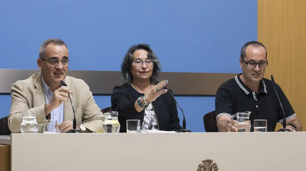 Luis Miguel García Vinuesa (PSOE), Amparo Bella (Podemos) y Alberto Cubero (ZEC), contra la supresión de cursos del Imefez.
