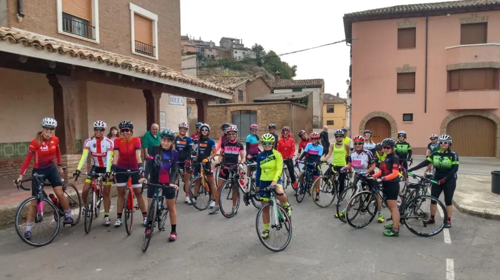 Las participantes han salido de Huesca hacia Ayerbe, Loarre y Bolea para regresar de nuevo a la capital oscense.