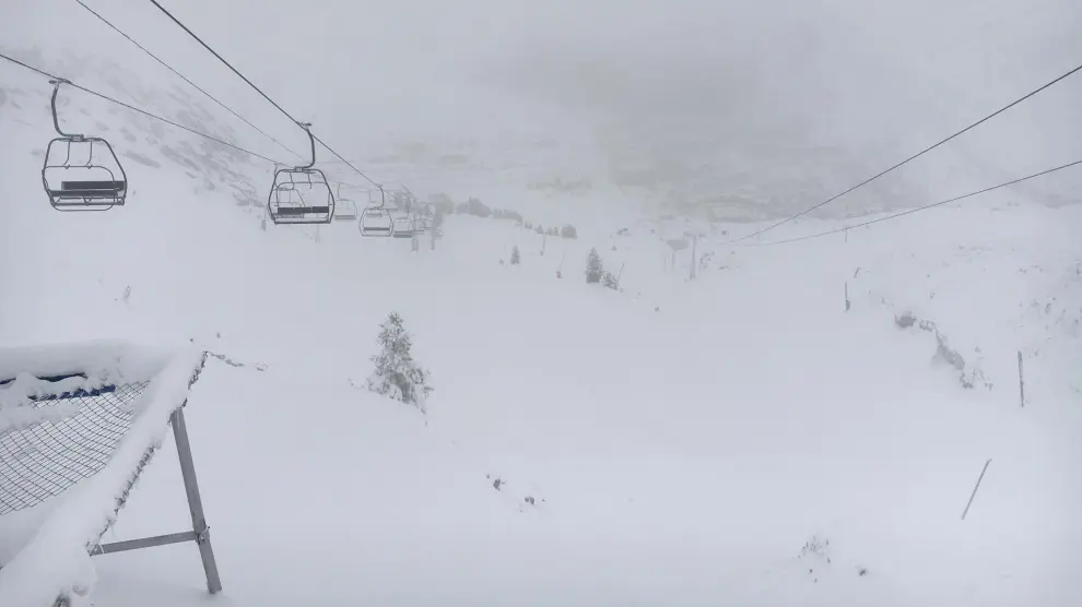 La estación de esquí de Candanchú sigue aumentando sus espesores.