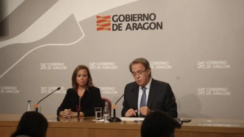 Mayte Pérez, a la izquierda, en la rueda de prensa posterior al Consejo de Gobierno.