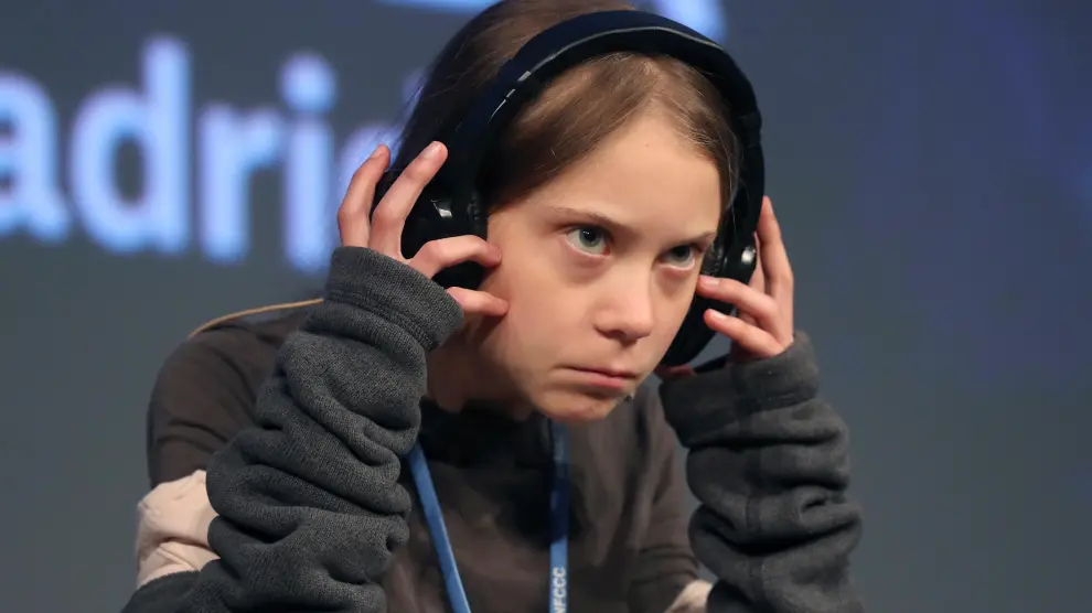 La joven activista climática de 16 años Greta Thunberg, durante la rueda de prensa que ha ofrecido este viernes en la Casa Encendida de Madrid .