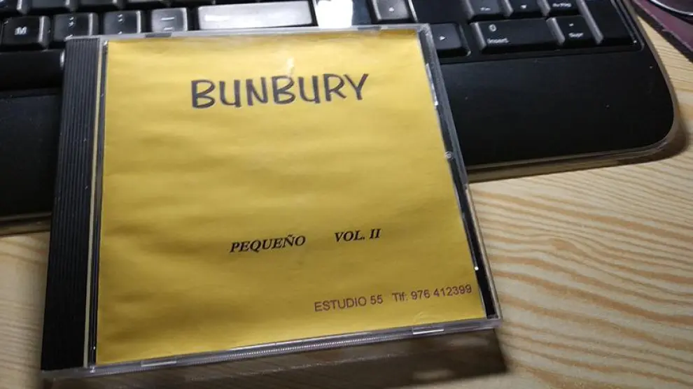 CD-R de Bunbury, portada amarilla A.