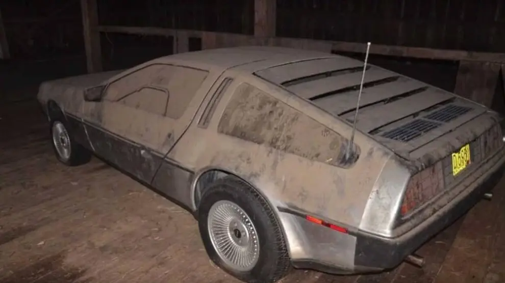 El DeLorean hallado en un granero de Wisconsin.