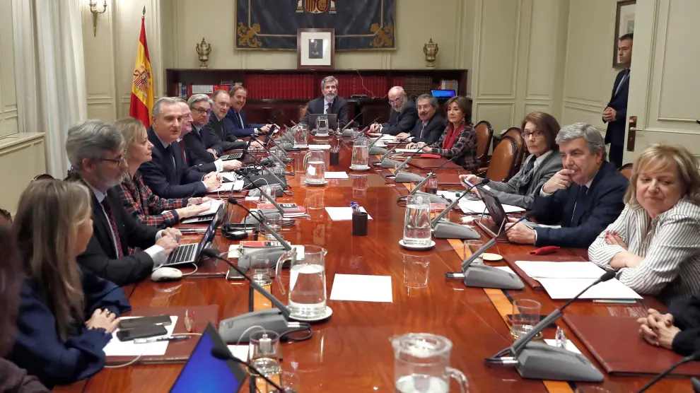 El presidente del Consejo General del Poder Judicial, Carlos Lesmes, preside el pleno de este jueves.