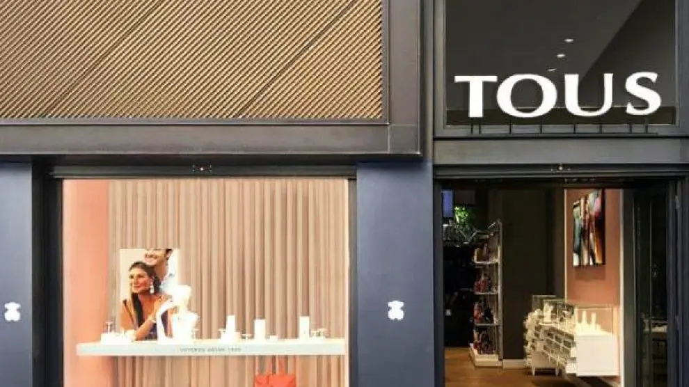 Fotografía de una tienda de Tous