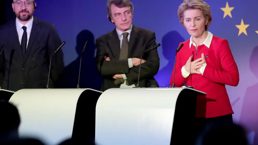 Ursula von der Leyen, David Sassoli y Charles Michel, acuden al acto celebrado ayer en Bruselas.