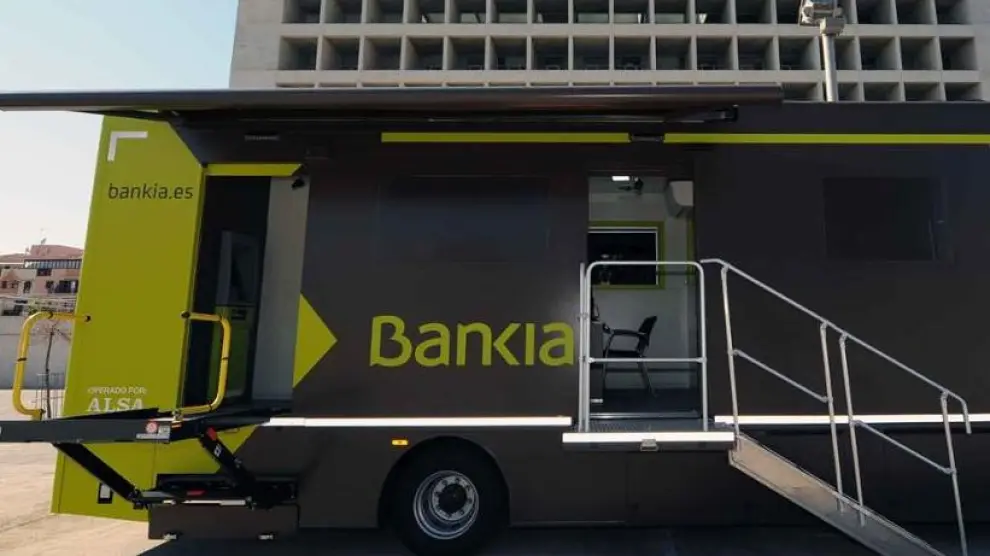 Bankia dispone de un servicio de Ofibús que recorre pueblos en riesgo de exclusión financiera en varias Comunidades españolas.