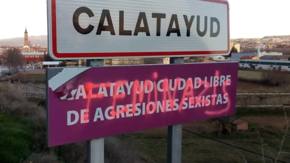 Cartel Dañado en Calatayud