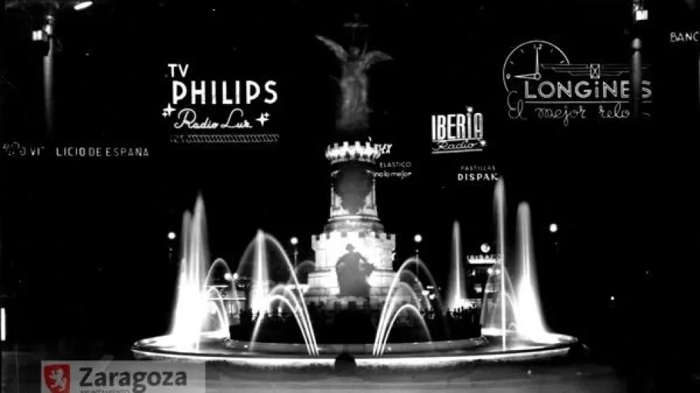 La plaza de España de Zaragoza, en los años 60, un pequeño Picadilly Circus.