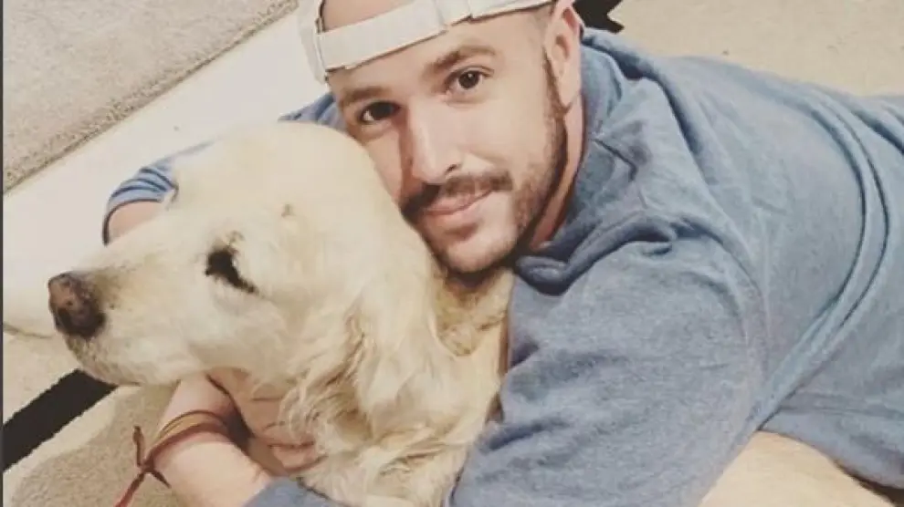 Alex Lequio, con su mascota, en una imagen que publicó en su Instagram hace unas semanas.