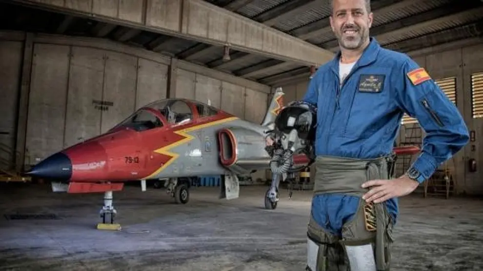 El comandante Eduardo Fermín Garvalena Crespo, fallecido tras accidentarse cuando pilotaba un C-101 de la Patrulla Águila.